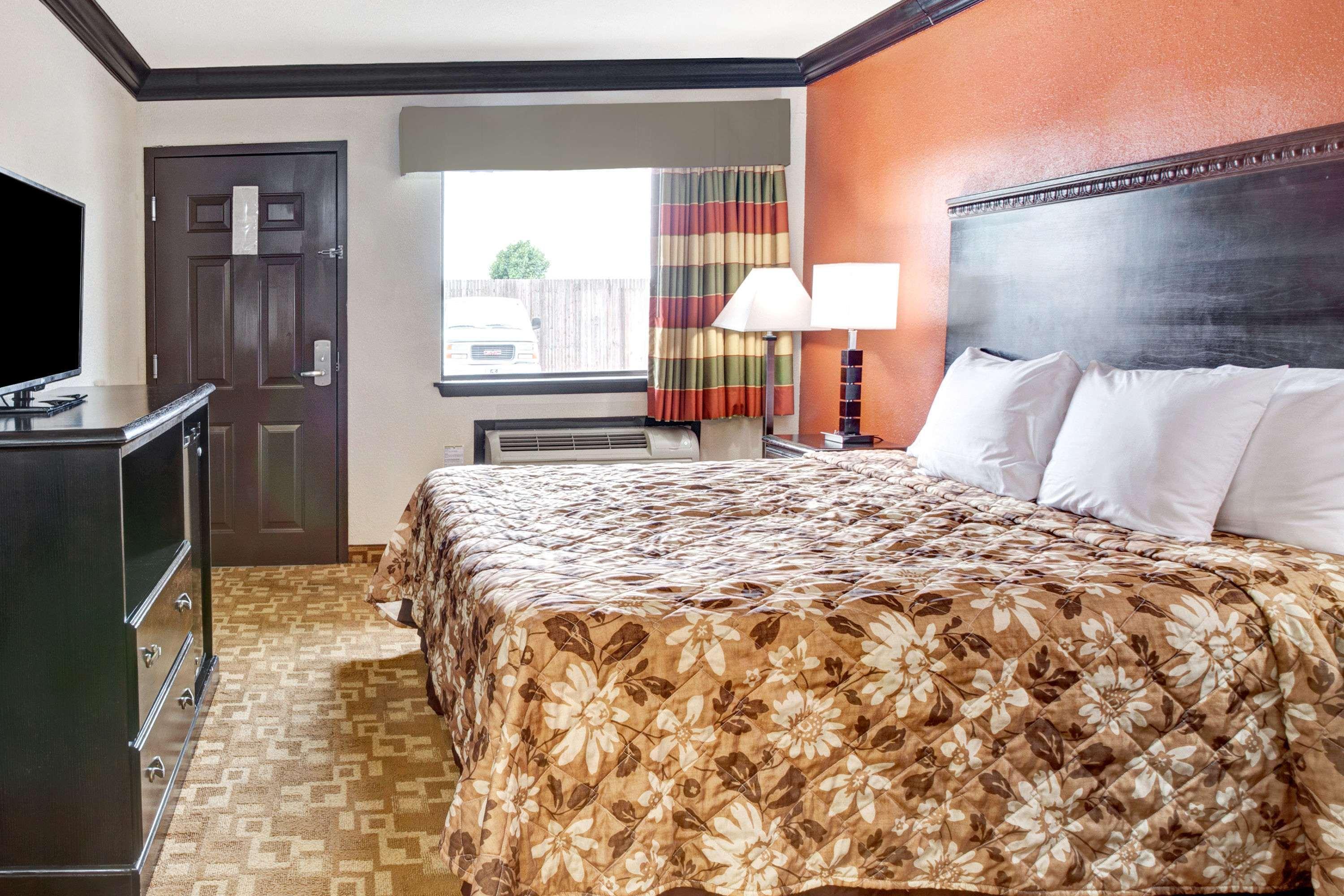 Days Inn By Wyndham Oklahoma City/Moore Buitenkant foto