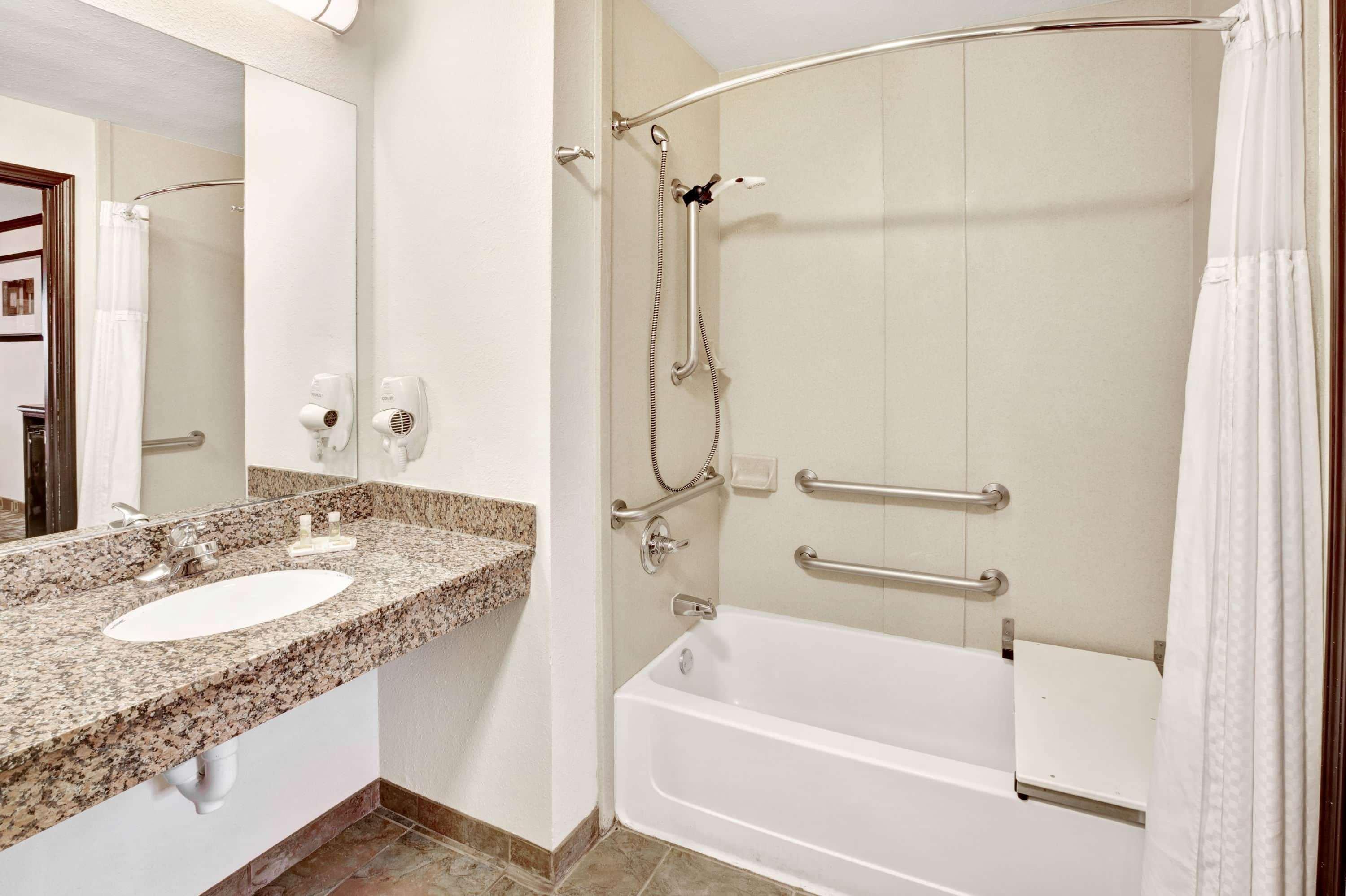 Days Inn By Wyndham Oklahoma City/Moore Buitenkant foto