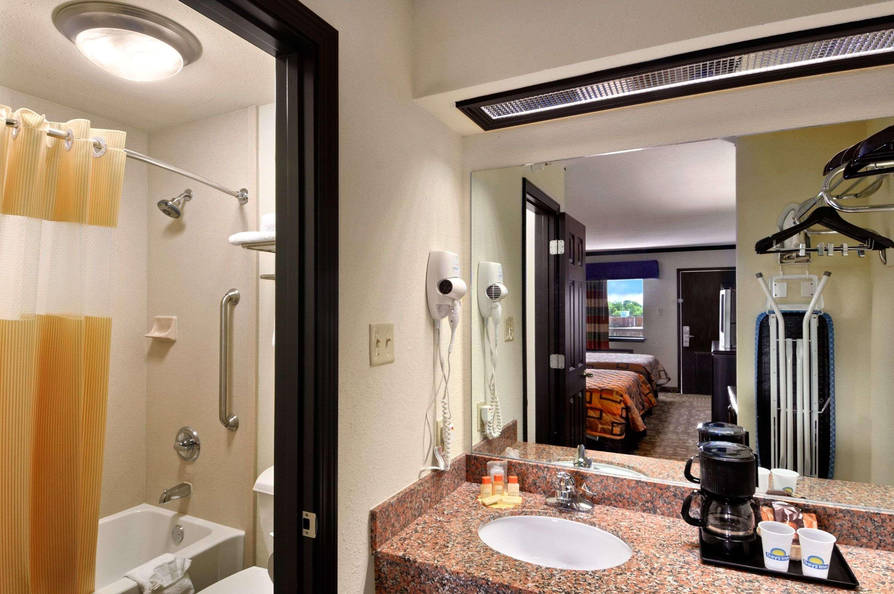 Days Inn By Wyndham Oklahoma City/Moore Buitenkant foto