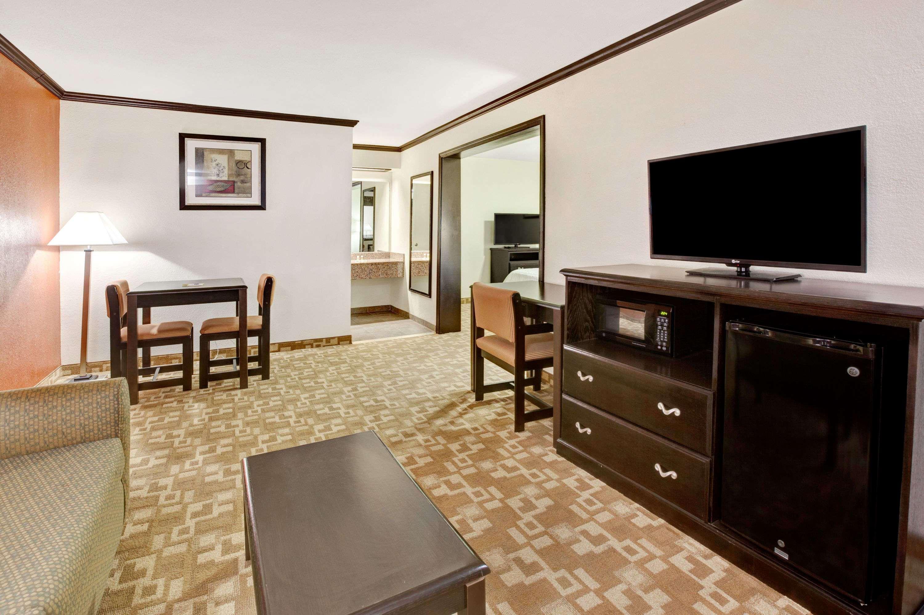 Days Inn By Wyndham Oklahoma City/Moore Buitenkant foto