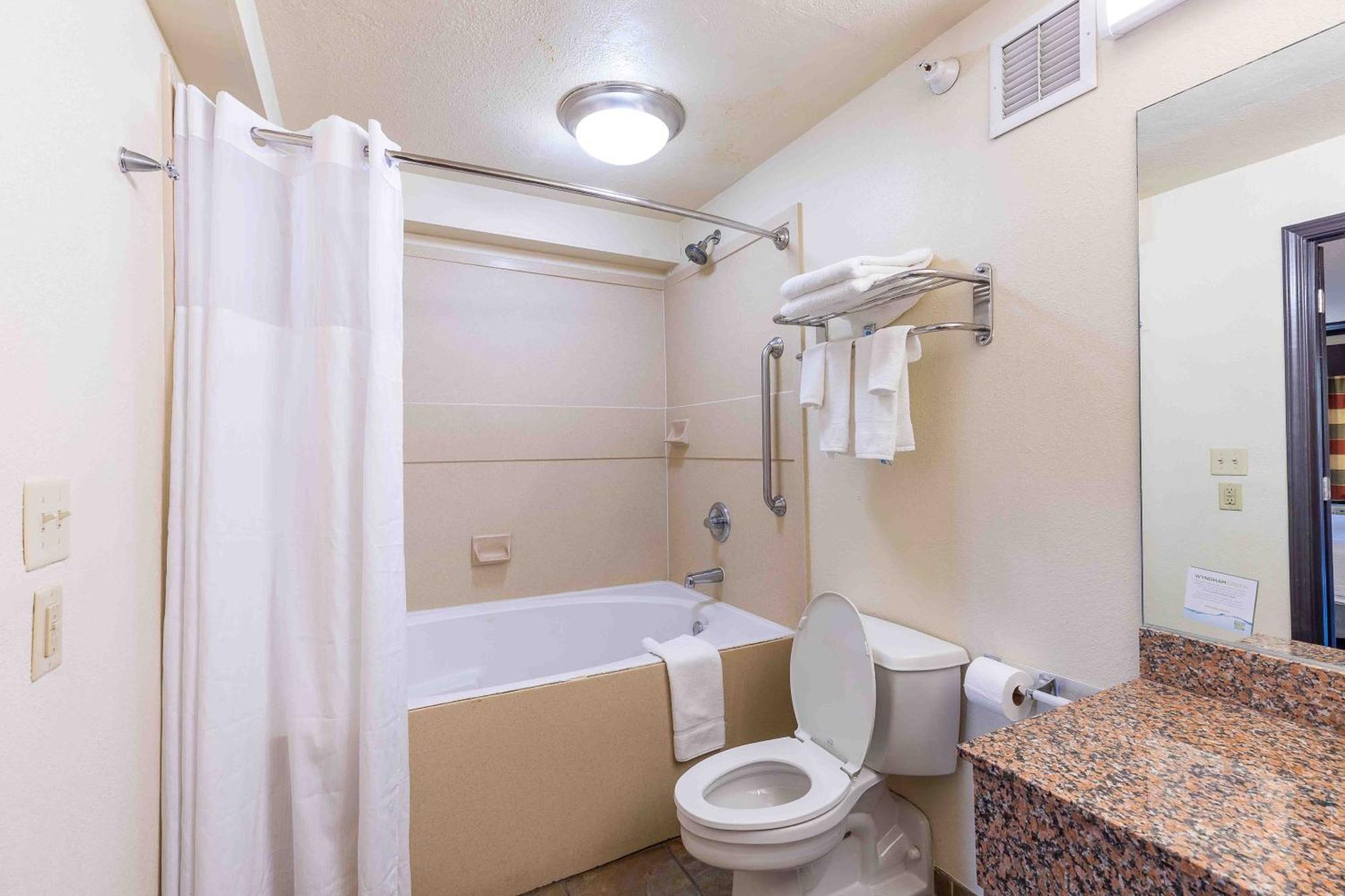 Days Inn By Wyndham Oklahoma City/Moore Buitenkant foto
